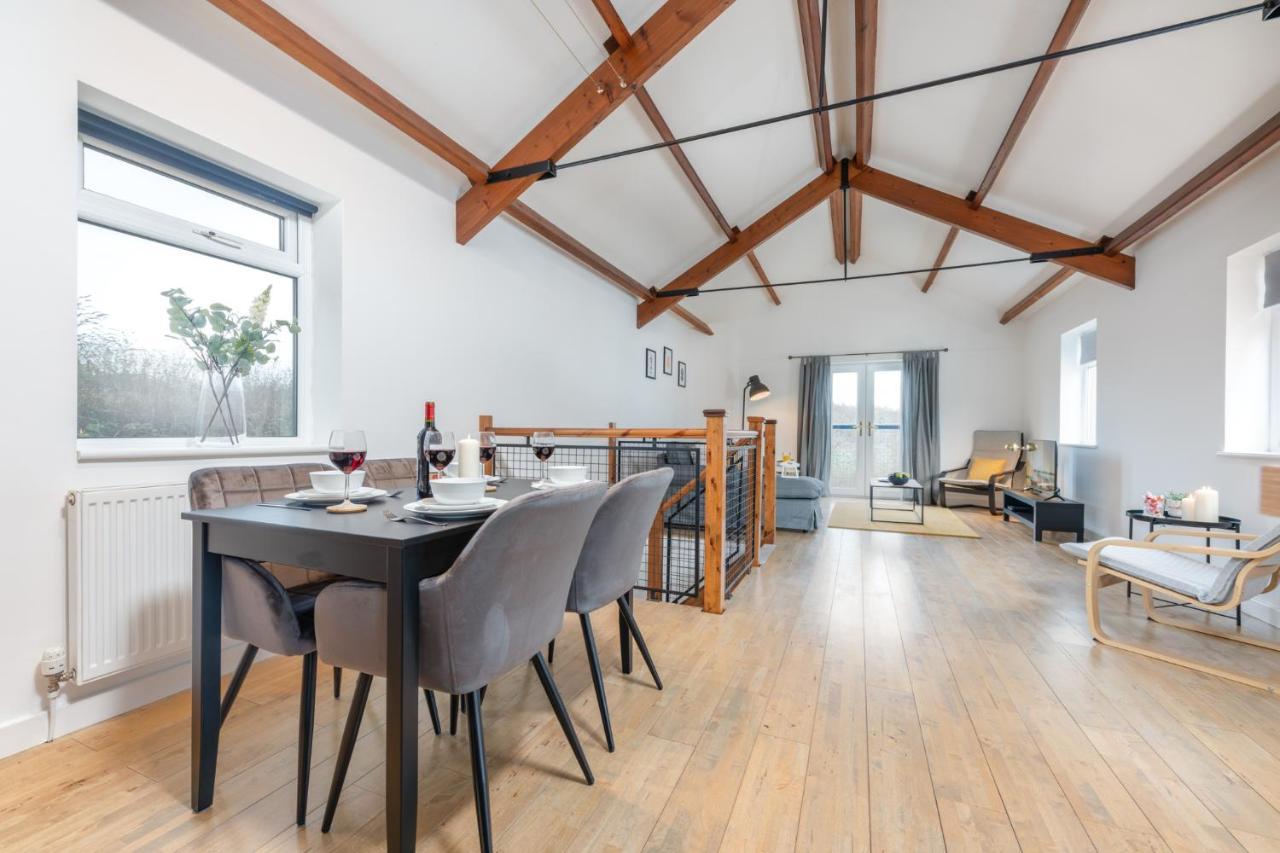 Stayright- 2 Bedroom House, Centrally Located & Close Walk To City Centre カーディフ エクステリア 写真
