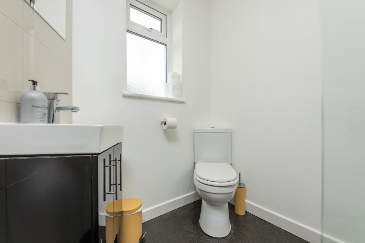 Stayright- 2 Bedroom House, Centrally Located & Close Walk To City Centre カーディフ エクステリア 写真