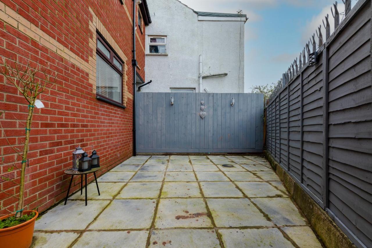 Stayright- 2 Bedroom House, Centrally Located & Close Walk To City Centre カーディフ エクステリア 写真