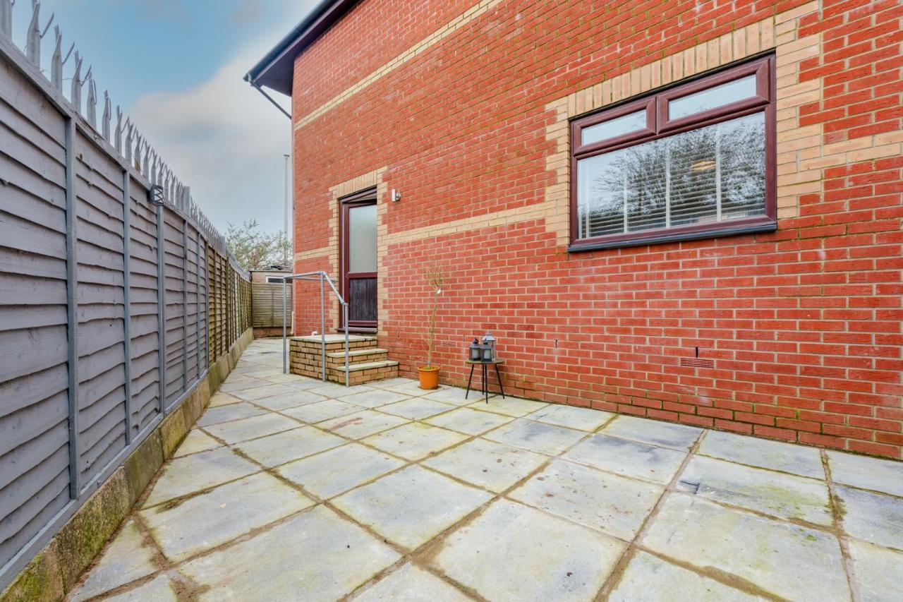 Stayright- 2 Bedroom House, Centrally Located & Close Walk To City Centre カーディフ エクステリア 写真